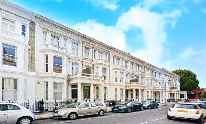 2 Bedroom Flat To Rent In Fairholme Road, London, W14