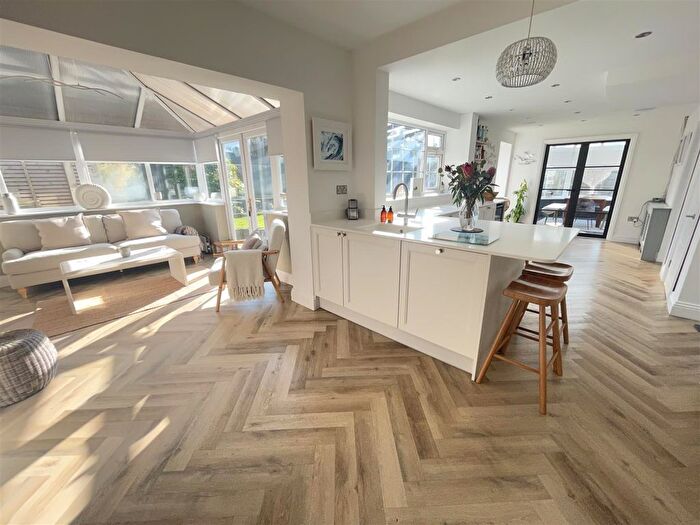 4 Bedroom Detached House For Sale In Woollacott Drive, Newton, SA3