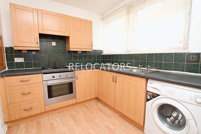 4 Bedroom Flat To Rent In Smithy Street, London, E1