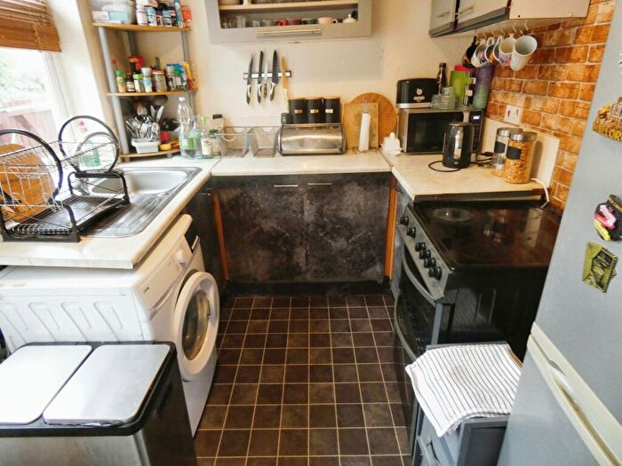 2 Bedroom End Of Terrace House To Rent In Bolsover Street, Mansfield, NG18