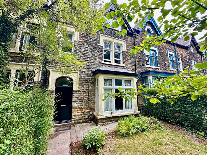 Flat To Rent In Oak Road, Leeds, West Yorkshire, LS7