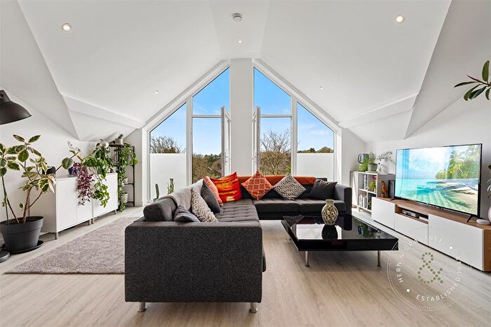 2 Bedroom Flat For Sale In Church Road, Lisvane, Cardiff, CF14