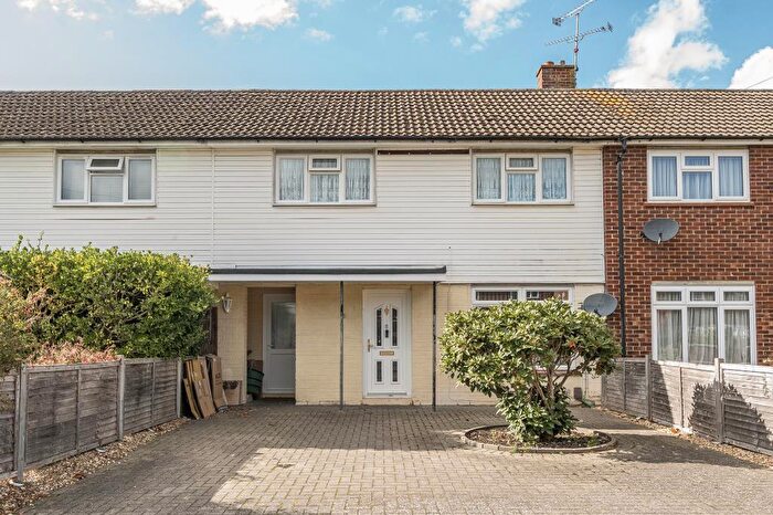 3 Bedroom Terraced House For Sale In Camberley, Surrey, GU15