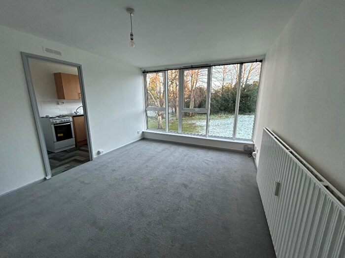 1 Bedroom Flat To Rent In Meynell House, Browns Green, Birmingham, B20