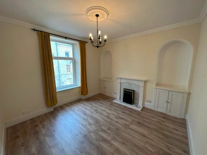 2 Bedroom Flat To Rent In Esslemont Avenue, Aberdeen, AB25