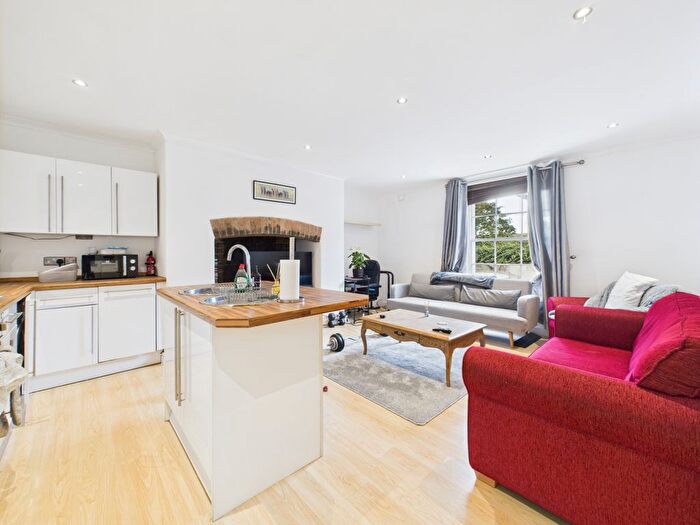 1 Bedroom Flat To Rent In Pittville Lawn, Cheltenham, Gloucesteshire, GL52