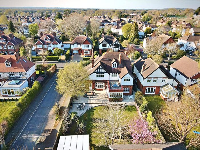 6 Bedroom Detached House For Sale In Waldens Park Road, Horsell, Surrey, GU21