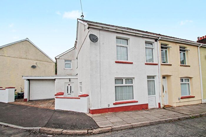 3 Bedroom End Of Terrace House For Sale In Glan Yr Afon, Beaufort, Ebbw Vale, Blaenau Gwent, NP23