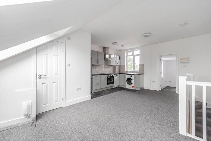1 Bedroom Flat To Rent In Graham Road, Harrow Weald, Harrow, HA3