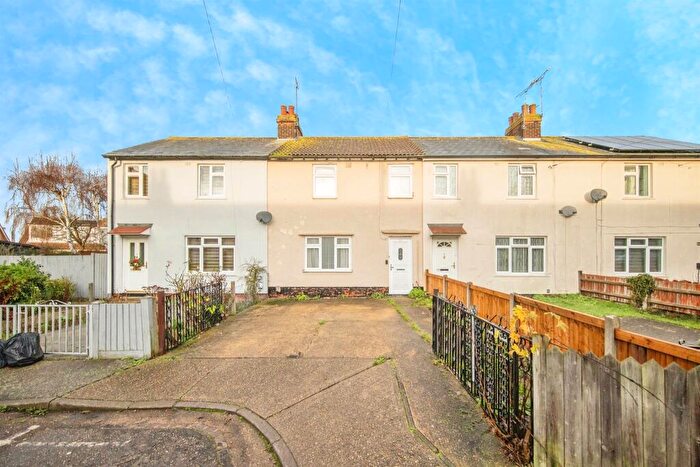 3 Bedroom Terraced House For Sale In Gascoigne Road, Colchester, CO4