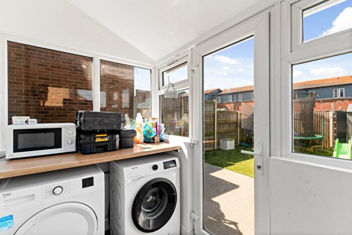 3 Bedroom End Of Terrace House For Sale In Dawson Road, Folkestone, CT19