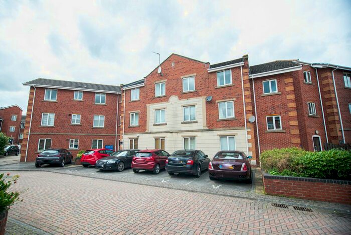 2 Bedroom Flat To Rent In Lock Keepers Court, Hull, HU9