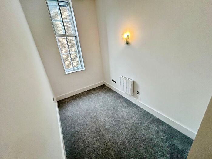 1 Bedroom Flat To Rent In Holly Street, Sheffield, South Yorkshire, S1