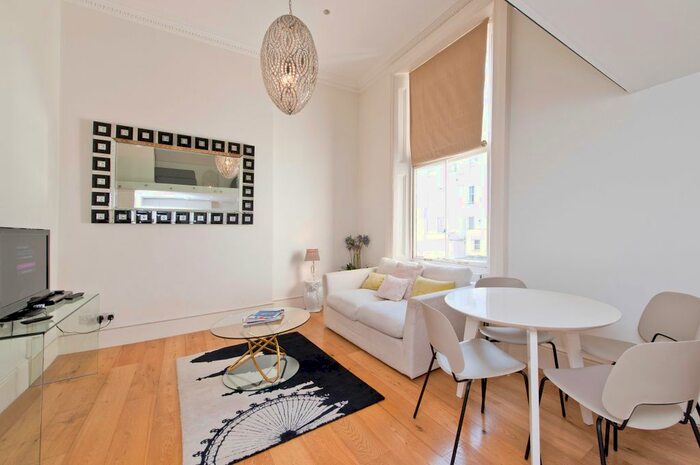 1 Bedroom Flat To Rent In Colville Gardens, Notting Hill, London, Uk, W11