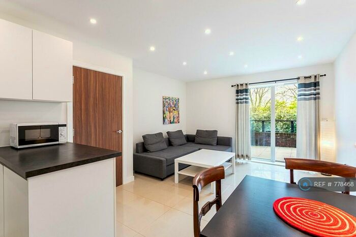 1 Bedroom Flat To Rent In Crested Court, London, NW9