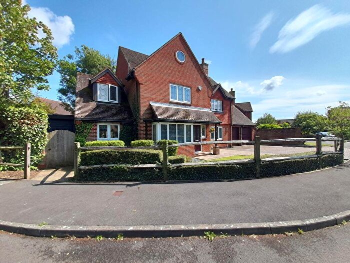 4 Bedroom Detached House To Rent In Hunters Mews, Arundel, BN18