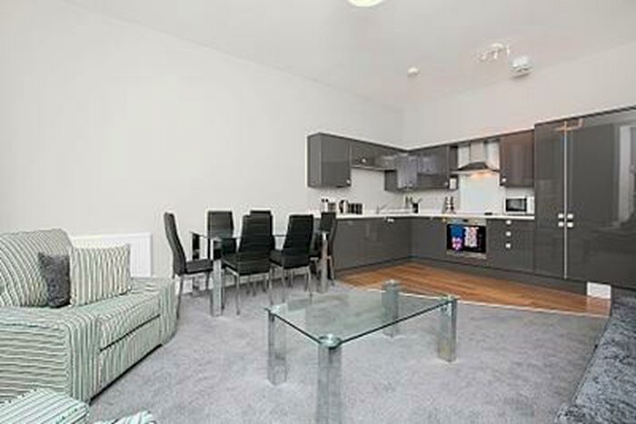 5 Bedroom Flat To Rent In Lothian Street, City Centre, Edinburgh, EH1