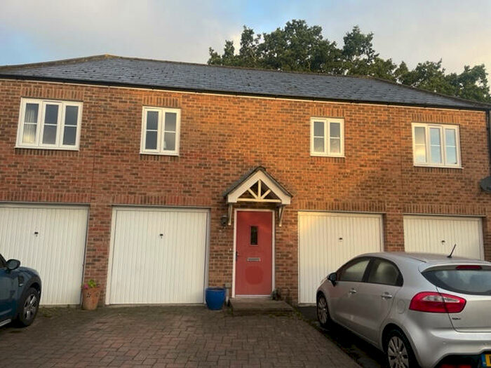 2 Bedroom Apartment To Rent In Lilian Close, Taw Hill, Swindon, SN25