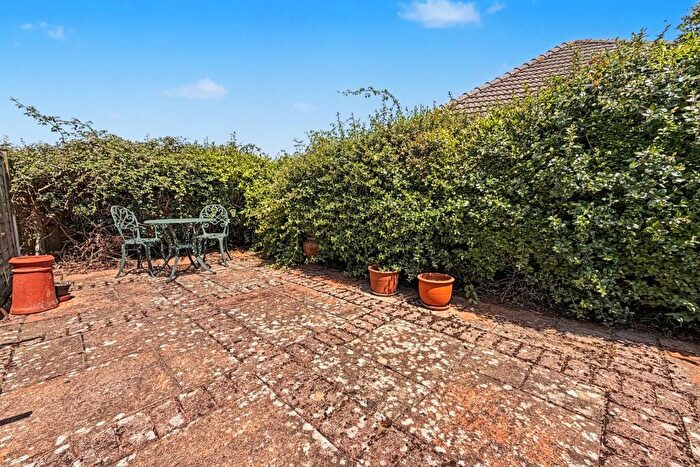 3 Bedroom Detached Bungalow For Sale In Carey, BH20 - Photo 8