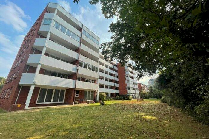 2 Bedroom Flat To Rent In Princess Road, Poole, BH12