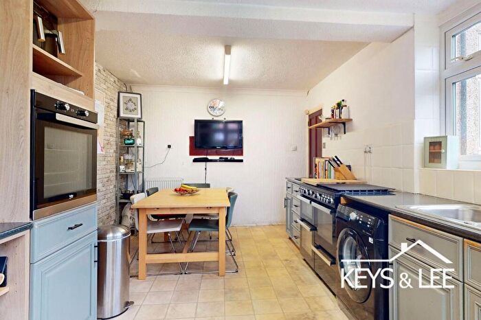 3 Bedroom End Of Terrace House For Sale In Peartree Gardens, Romford, RM7