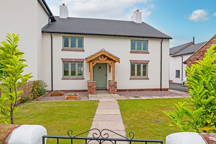 4 Bedroom Semi-Detached House For Sale In Hollow Lane, Kingsley, Frodsham, WA6
