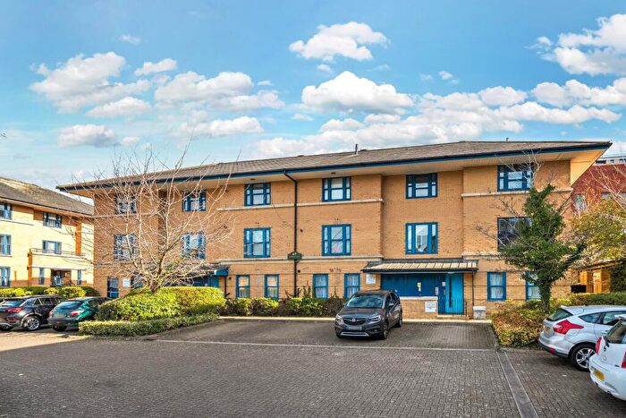 2 Bedroom Flat For Sale In North Row, Central Milton Keynes, Milton Keynes, MK9