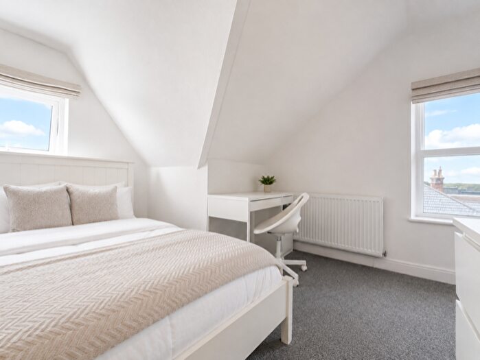 1 Bedroom Flat To Rent In Basingstoke Roads, Reading, RG2