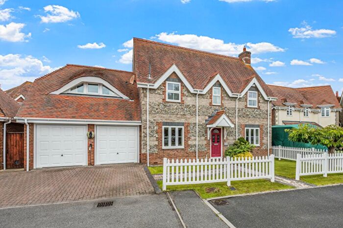 4 Bedroom Detached House To Rent In Lytchett Matravers, BH16