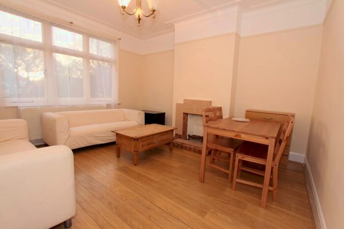 4 Bedroom Property To Rent In Walpole Road, London, N17