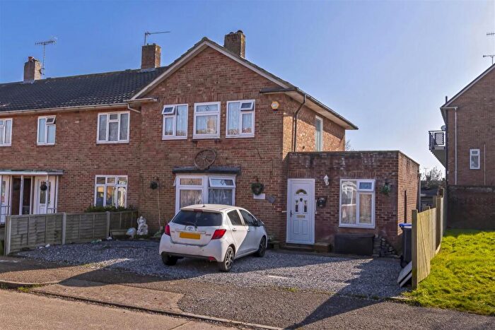 4 Bedroom End Of Terrace House For Sale In Maybridge Square, Goring-By-Sea, BN12