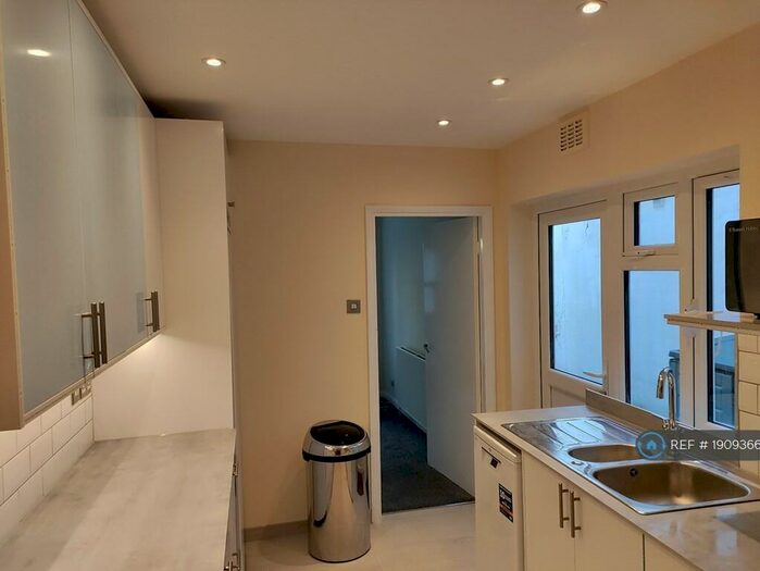 2 Bedroom Flat To Rent In Evangelist Road, London, NW5