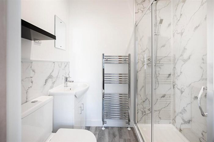 6 Bedroom House To Rent In Thicket Road, Bristol, BS16