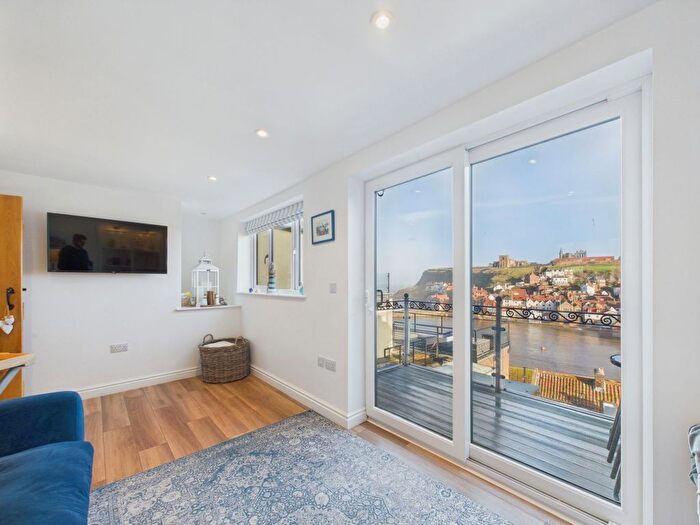 2 Bedroom Cottage For Sale In Cliff Street, Whitby, YO21