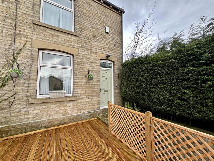 2 Bedroom End Of Terrace House For Sale In Griffe Terrace, Wyke, Bradford, BD12