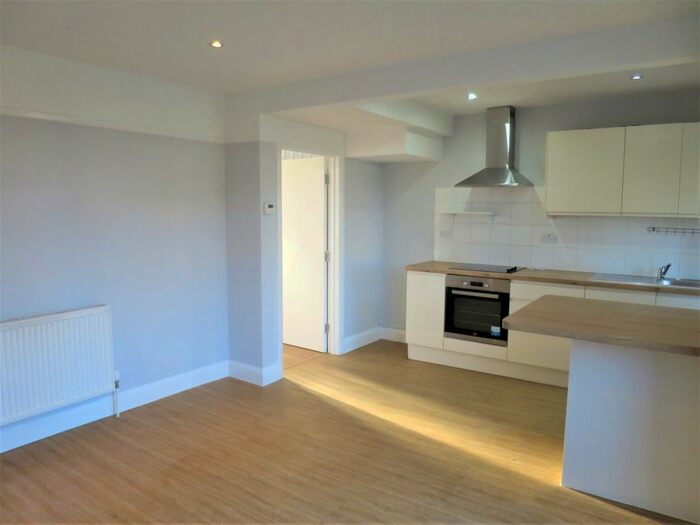 4 Bedroom Semi-Detached House To Rent In Carterhatch Road, Enfield, EN3