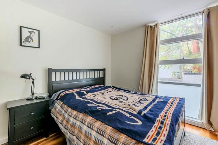 2 Bedroom Flat To Rent In Lever Street, Clerkenwell, London, EC1V