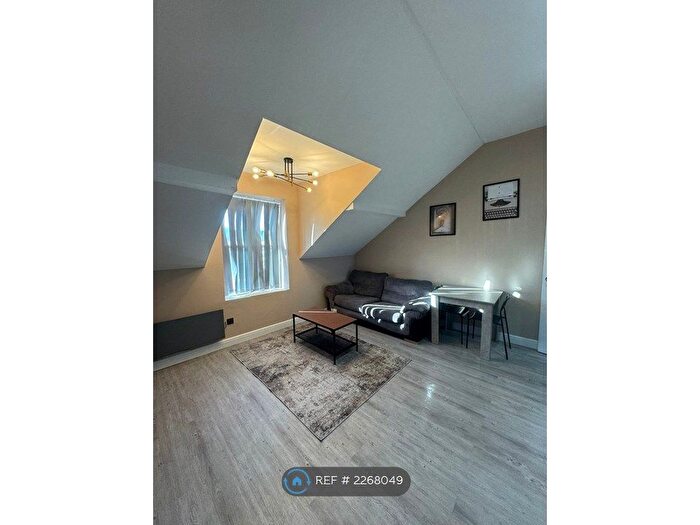 1 Bedroom Flat To Rent In Kirkstall Road, Leeds, LS4