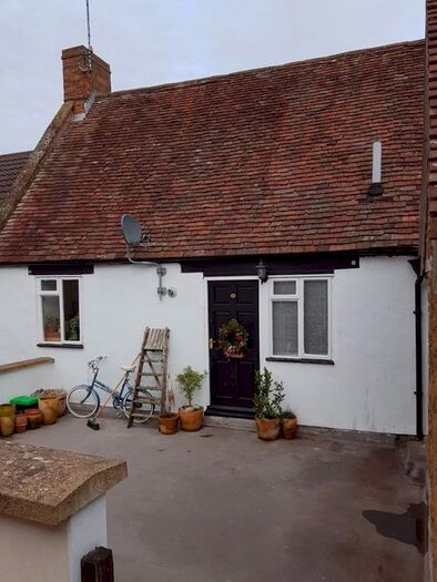 1 Bedroom Flat To Rent In Newlands, Daventry, Northants, NN11