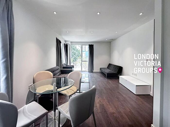 1 Bedroom Flat To Rent In Hartwood Court, Devan Grove, London, N4