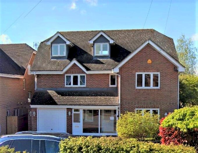 3 Bedroom Property To Rent In Friern Close, Cheshunt, EN7