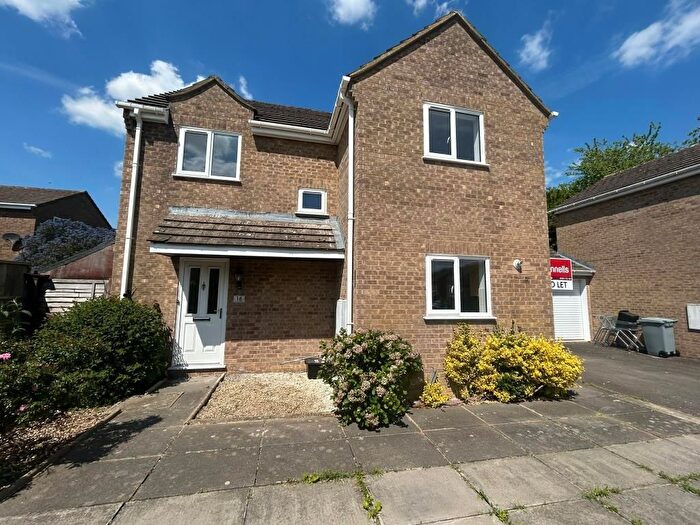 4 Bedroom Detached House To Rent In Hollybush Road, Carterton, OX18