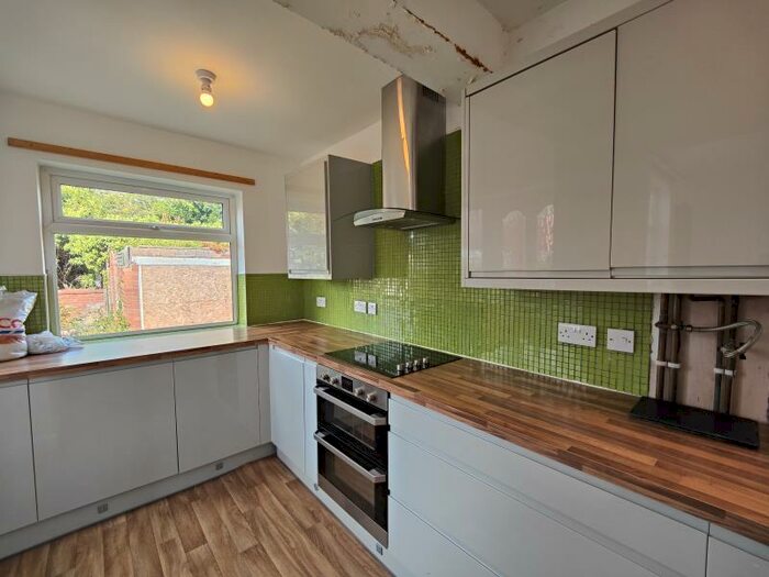 3 Bedroom Property To Rent In Clumber Road, Doncaster, DN4