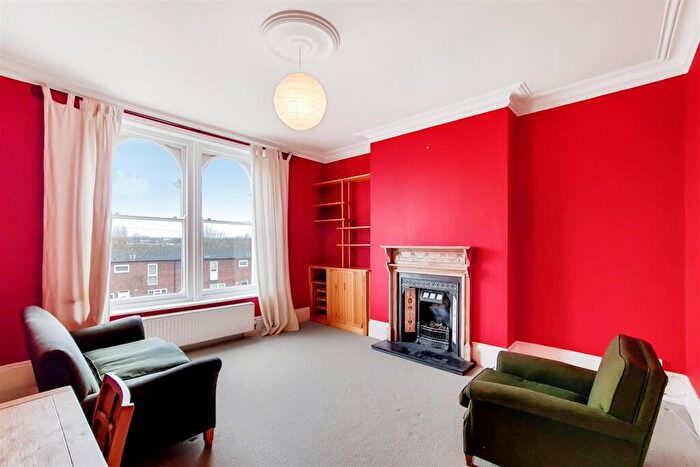 2 Bedroom Apartment To Rent In Northbrook Road, Hither Green, SE13