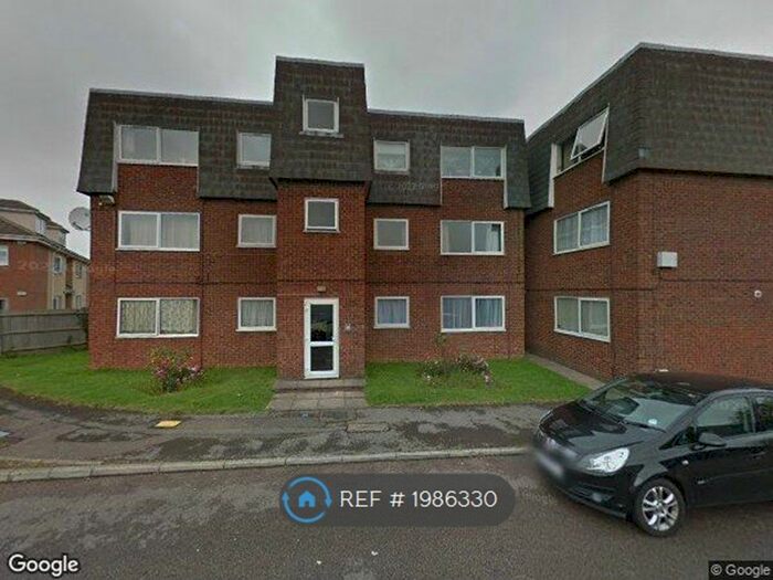 2 Bedroom Flat To Rent In Gardenia Avenue, Luton, LU3