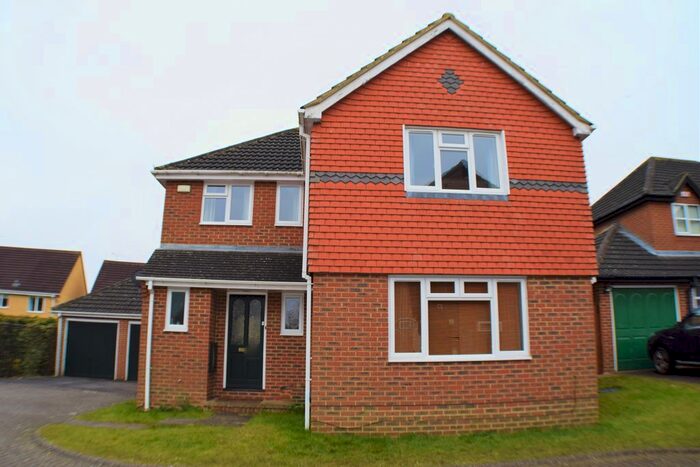 4 Bedroom Detached House To Rent In Chatsworth Road, Swindon, SN25
