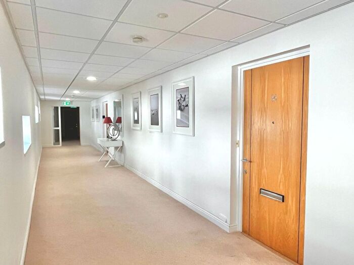 1 Bedroom Flat For Sale In North Quay, Weymouth, DT4