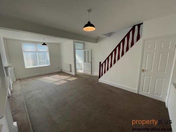 2 Bedroom End Of Terrace House To Rent In Bryn Dinas View, Tonypandy