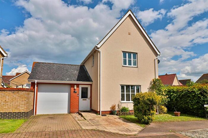 3 Bedroom Detached House For Sale In Emmerson Way, Hadleigh, IP7
