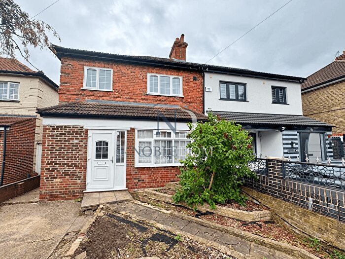 3 Bedroom Semi Detached House To Rent In Heston, TW5